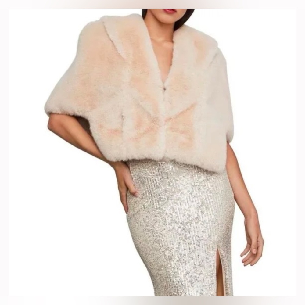 BCBGMAXAZRIA Blush Faux Fur Capelet